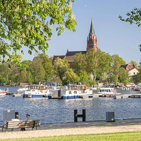 Aurora Mit Kamin Und Terrasse * Marienfelde