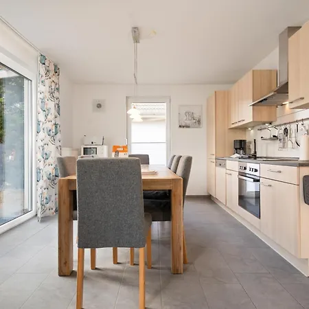 Aurora Mit Kamin Und Terrasse بيت للعطل Marienfelde