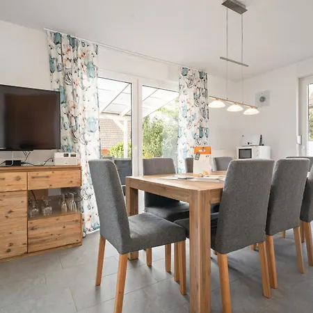 Aurora Mit Kamin Und Terrasse